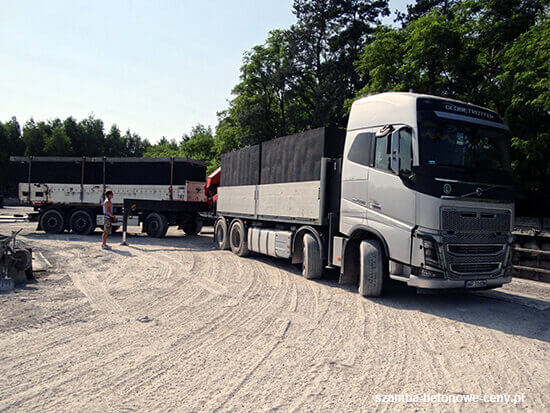 Transport szamba betonowego do Krasnobród z wykorzystaniem HDS